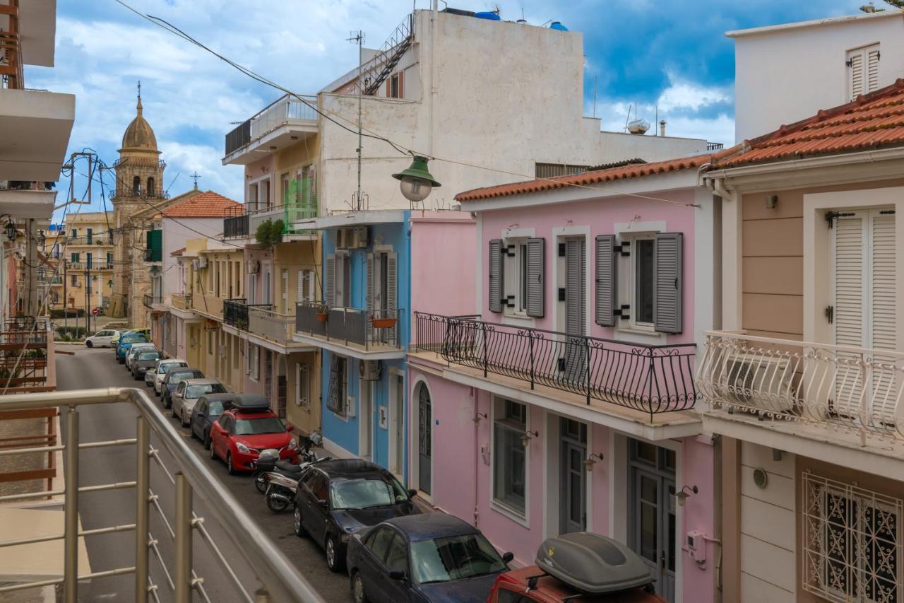 Dimitra Suites *